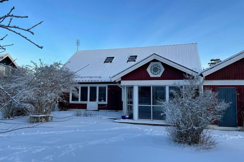 Villa Familjevaenligt Hus Naera Isaberg! Hestra Exterior foto