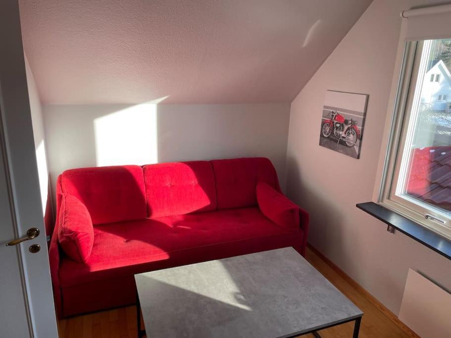 Villa Familjevaenligt Hus Naera Isaberg! Hestra Exterior foto