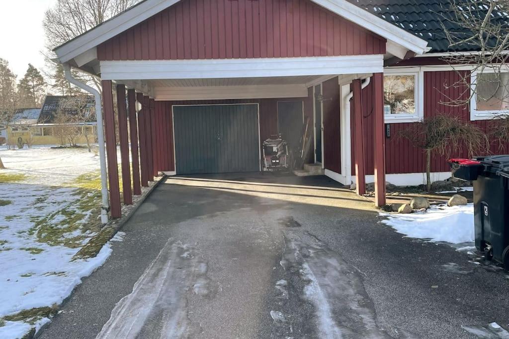 Villa Familjevaenligt Hus Naera Isaberg! Hestra Exterior foto