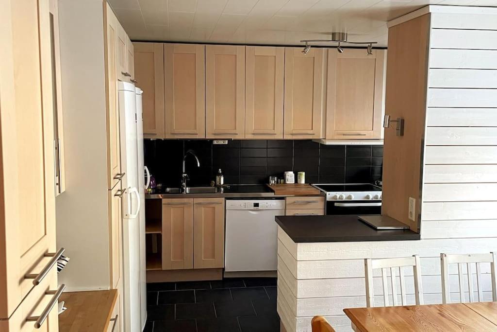 Villa Familjevaenligt Hus Naera Isaberg! Hestra Exterior foto